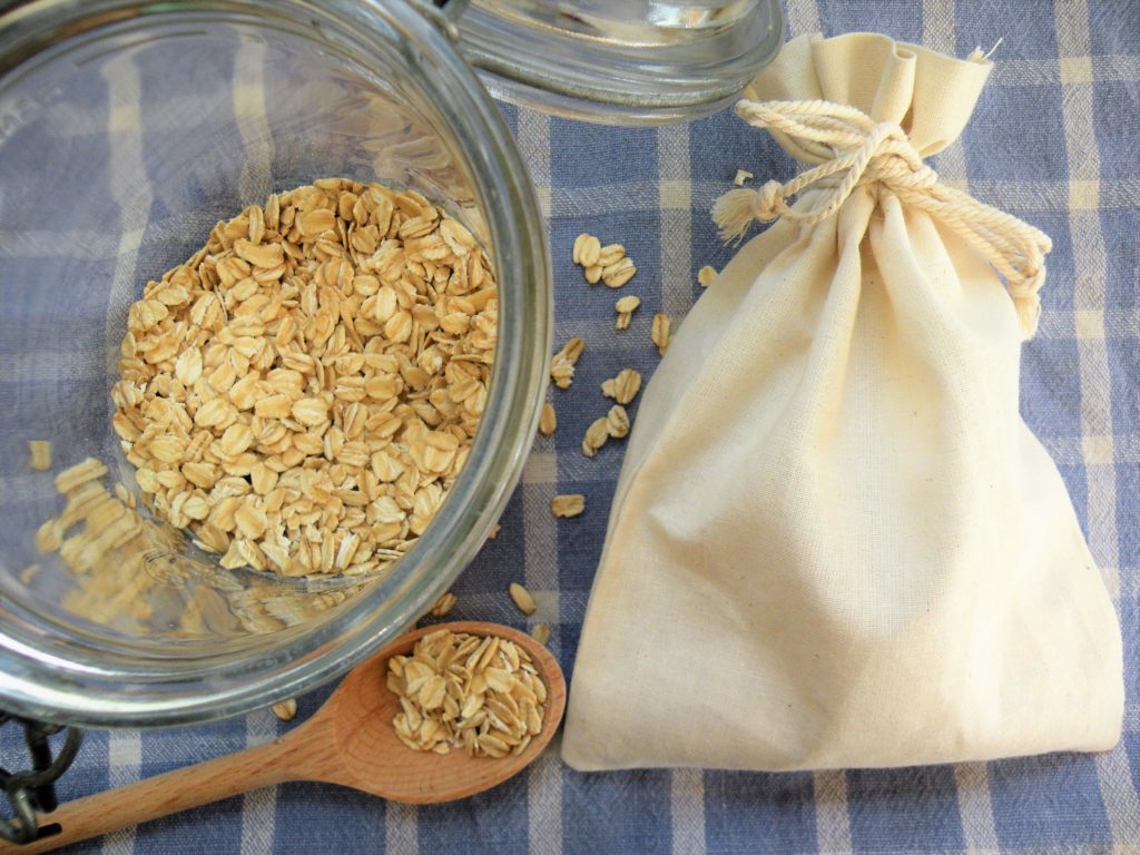 soothe dry skin with an oatmeal bathtub pouch
